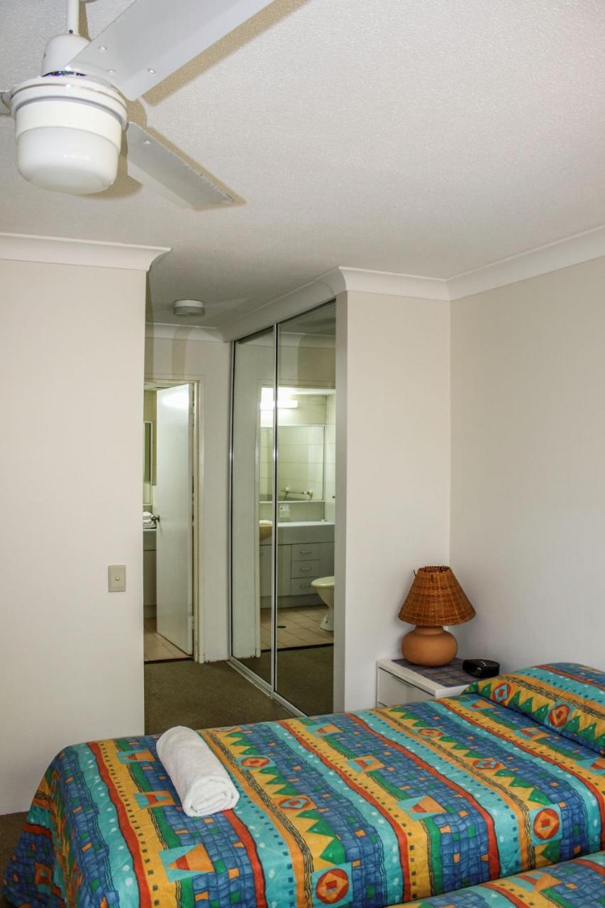 גולד קוסט Surfers Beach Holiday Apartments מראה חיצוני תמונה